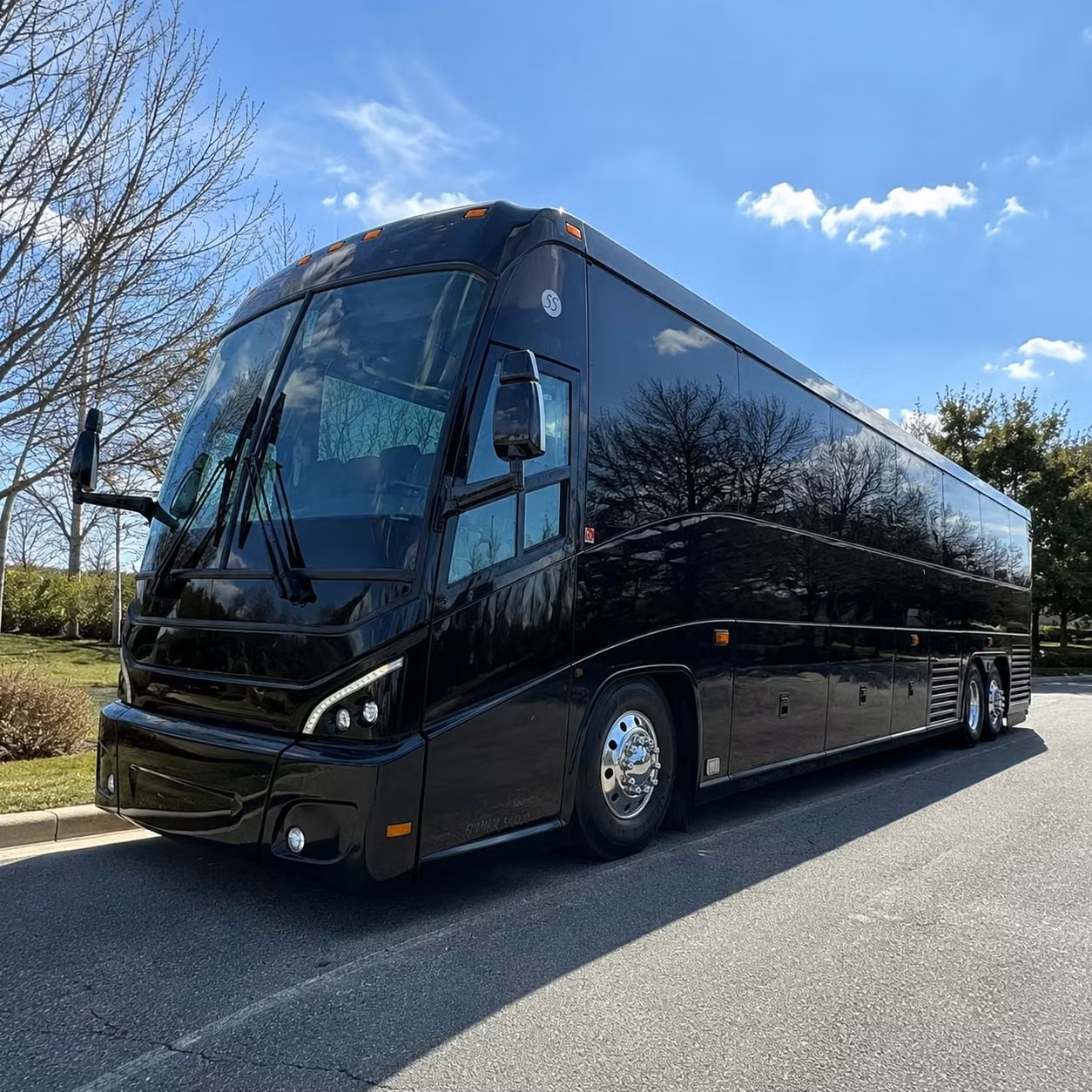 airport transfer shuttles for corporate teams flying through pbi