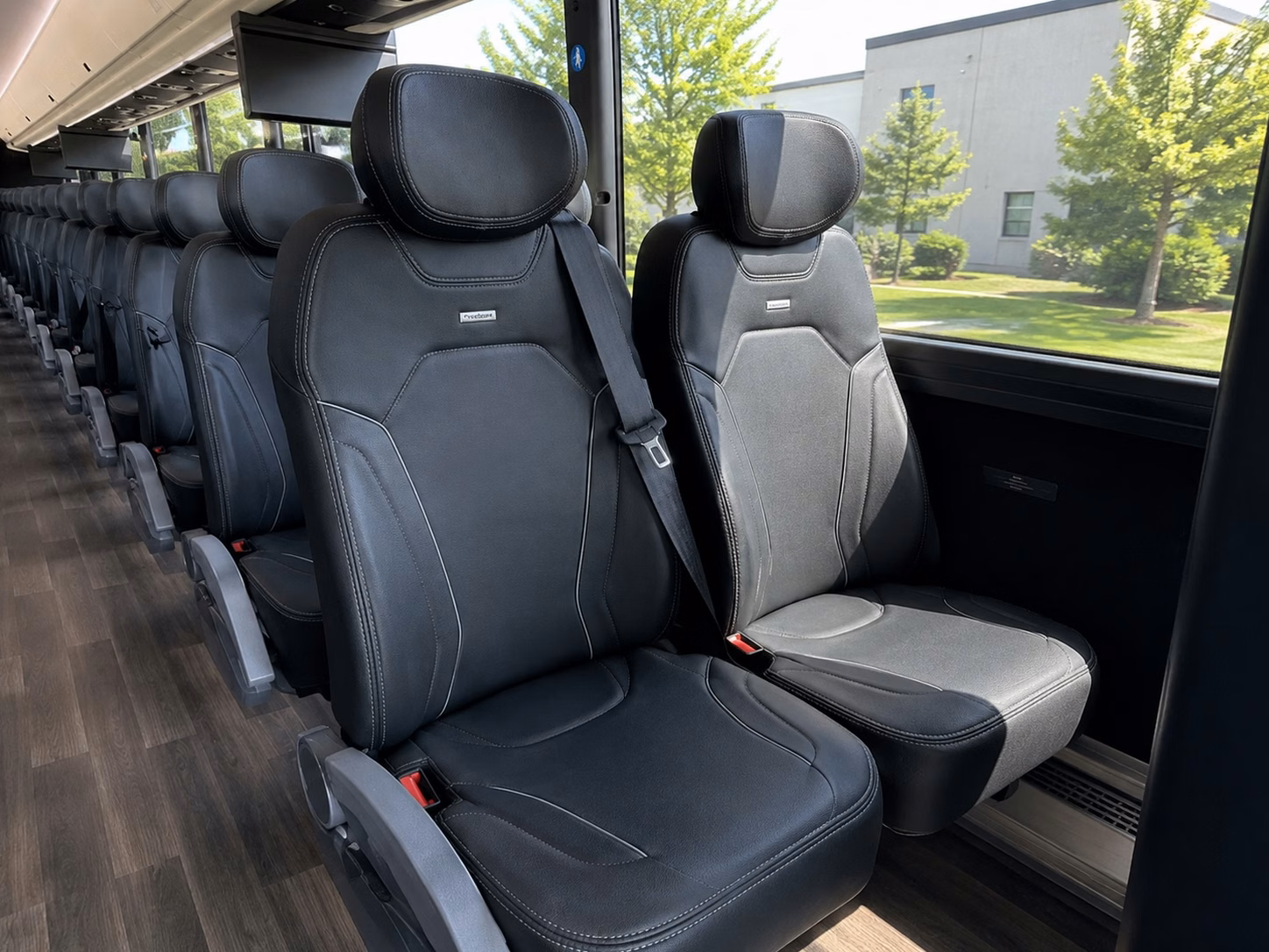 reliable charter bus shuttles for palm beach county government agencies
